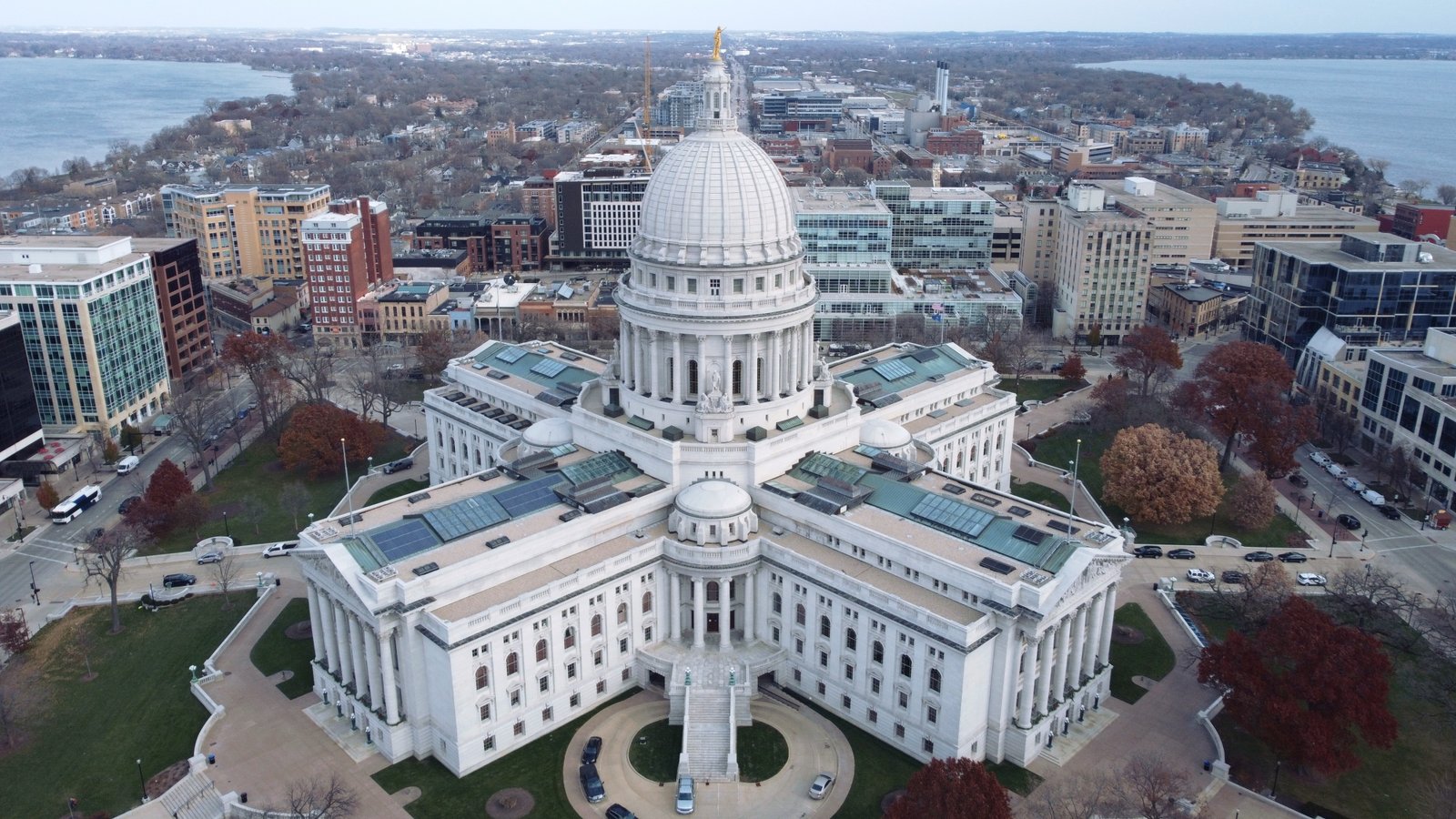 Wisconsin State Capitol - Travelhyme